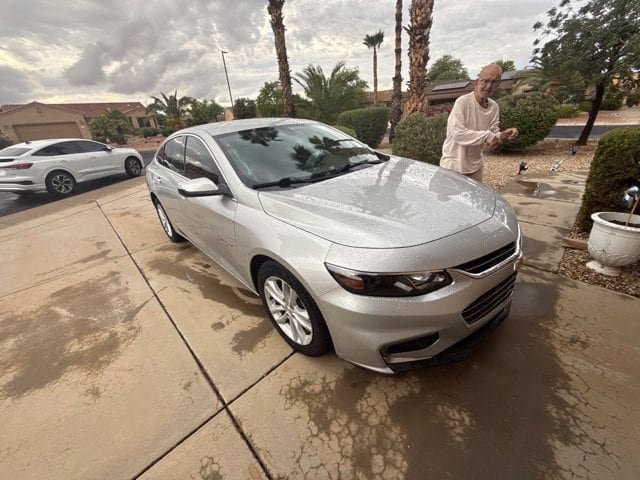 Used 2017 Chevrolet Malibu LT FWD image 5