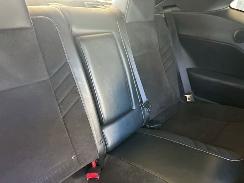 Used 2015 Dodge Challenger SRT Hellcat image 31