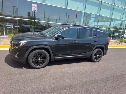 Used 2018 GMC Terrain SLE w/ Driver Convenience Package AWD/4WD image 2