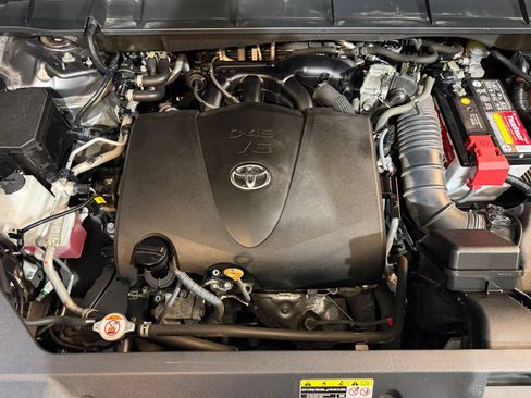 Used 2021 Toyota Highlander XLE AWD/4WD image 51