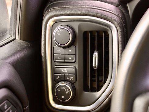 Used 2021 Chevrolet Silverado 1500 Custom Trail Boss image 23