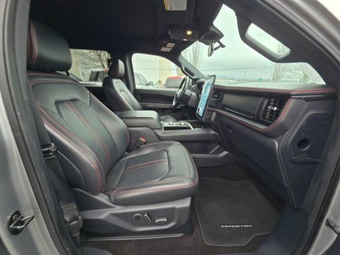 Used 2022 Ford Expedition Max Limited image 10