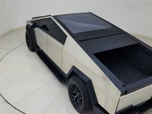 Used 2025 Tesla Cybertruck AWD Crew Cab image 76
