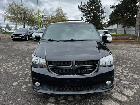 Used 2019 Dodge Grand Caravan GT image 4