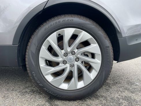 Certified 2024 Land Rover Discovery S image 10