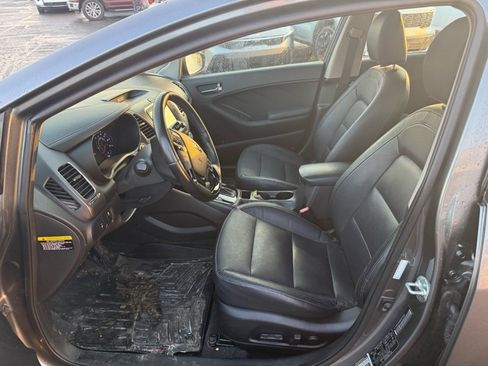 Used 2017 Kia Forte EX w/ EX Premium Tech Package image 7