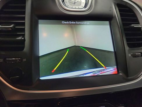 Used 2017 Chrysler 300 S w/ 300S Premium Group image 18