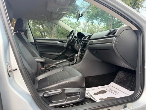 Used 2017 Volkswagen Passat 1.8T R-Line FWD image 25