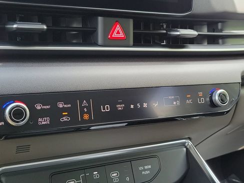 New 2026 Kia Carnival EX FWD image 16