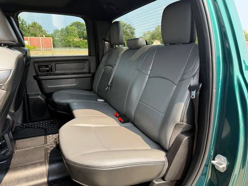 Used 2022 RAM 2500 Tradesman w/ Chrome Appearance Group AWD/4WD image 19