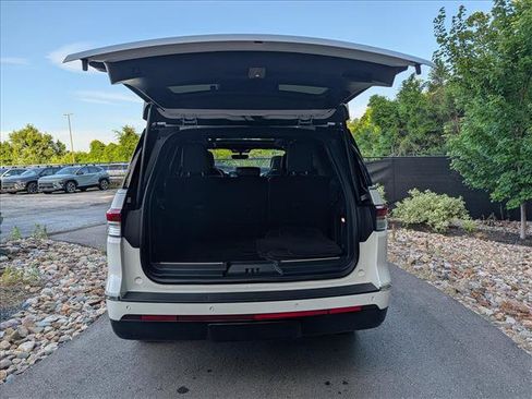 Used 2024 Lincoln Navigator Reserve AWD/4WD image 25