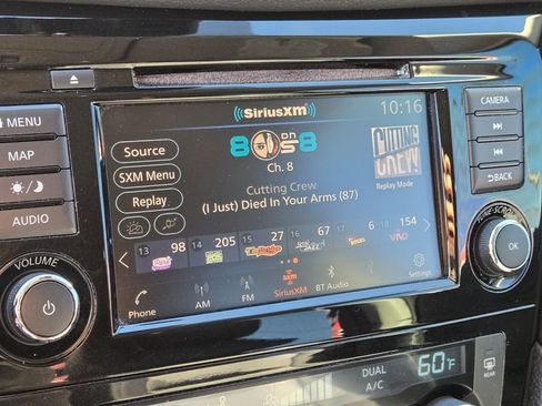 Used 2019 Nissan Rogue SL w/ Premium Package image 28