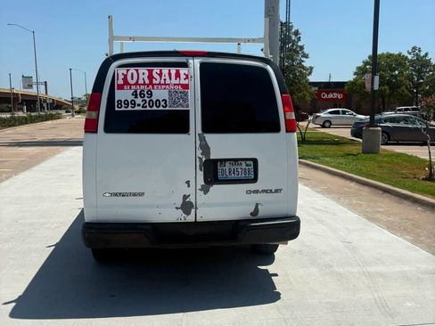 Used 2012 Chevrolet Express 2500 Extended RWD image 4
