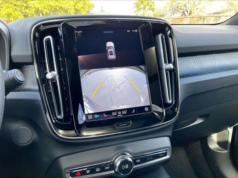 Used 2023 Volvo XC40 Recharge Plus w/ Protection Package Premier image 24