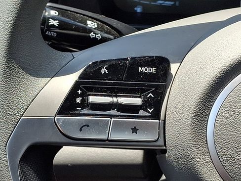 Certified 2025 Hyundai Elantra Hybrid FWD image 20