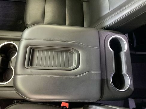 Used 2021 Chevrolet Tahoe Z71 w/ Z71 Signature Package AWD/4WD image 42