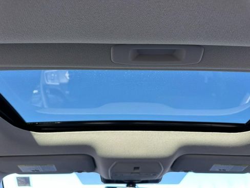 Used 2026 Nissan Sentra SL w/ Floor Mat Package FWD image 5