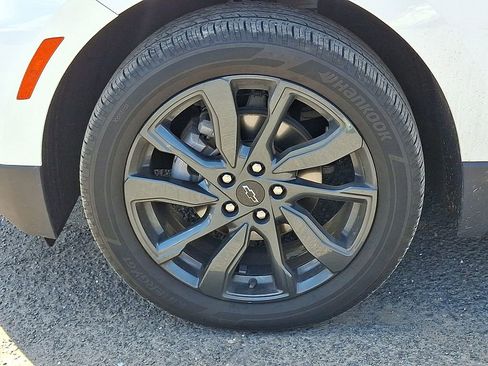 Used 2023 Chevrolet Equinox RS AWD/4WD image 32