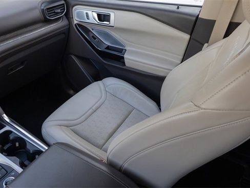 Used 2021 Ford Explorer Platinum w/ Equipment Group 601A image 28