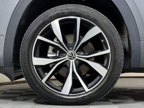 Used 2024 Volkswagen Atlas SEL Premium R-Line AWD/4WD image 11