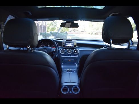 Used 2018 Mercedes-Benz GLC 300 4MATIC image 23