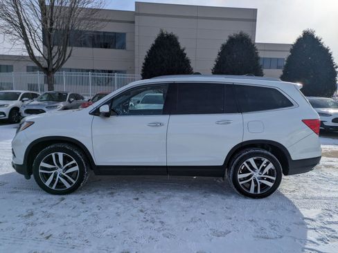 Used 2017 Honda Pilot Touring image 9