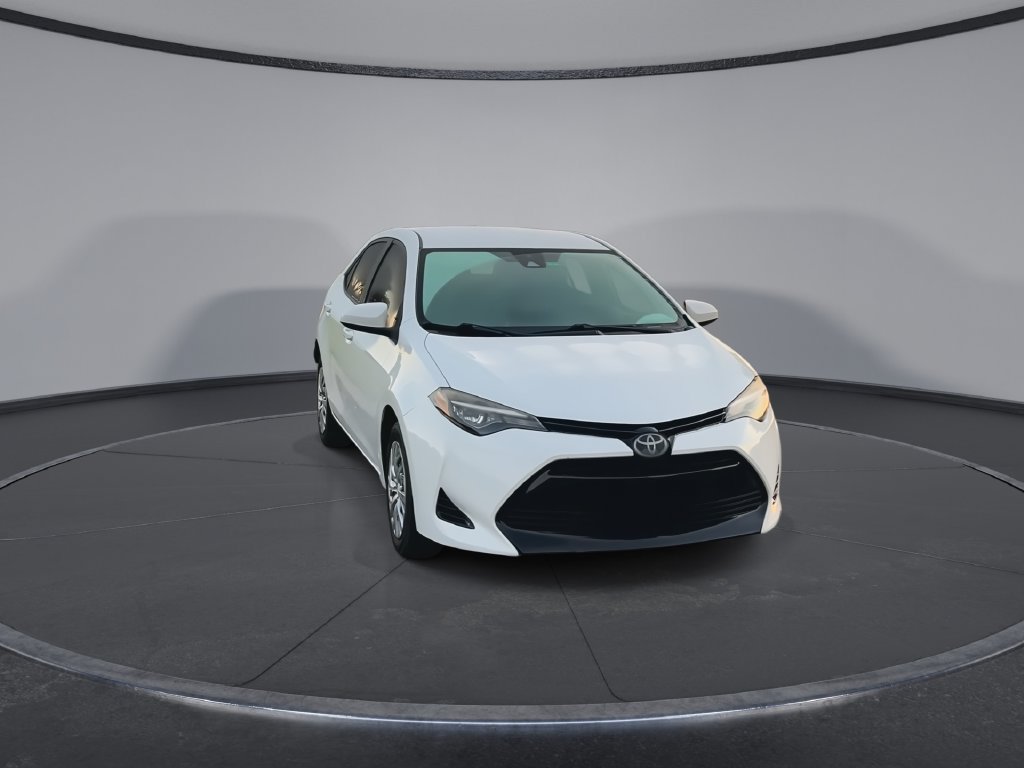 Used 2018 Toyota Corolla LE FWD image 3