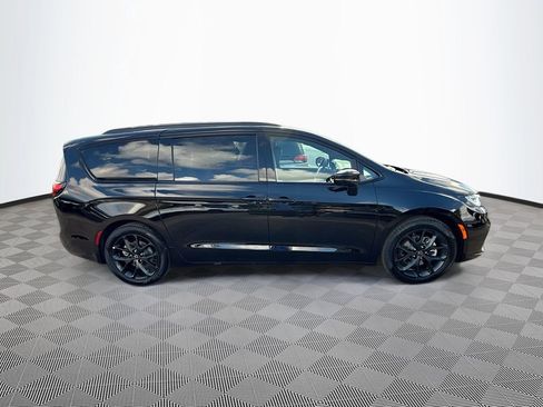 New 2026 Chrysler Pacifica Limited w/ S Appearance Package image 4