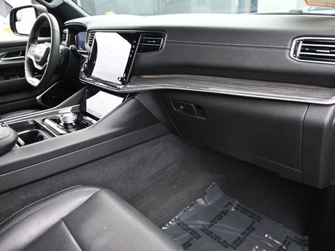 Used 2022 Jeep Wagoneer Series II image 47