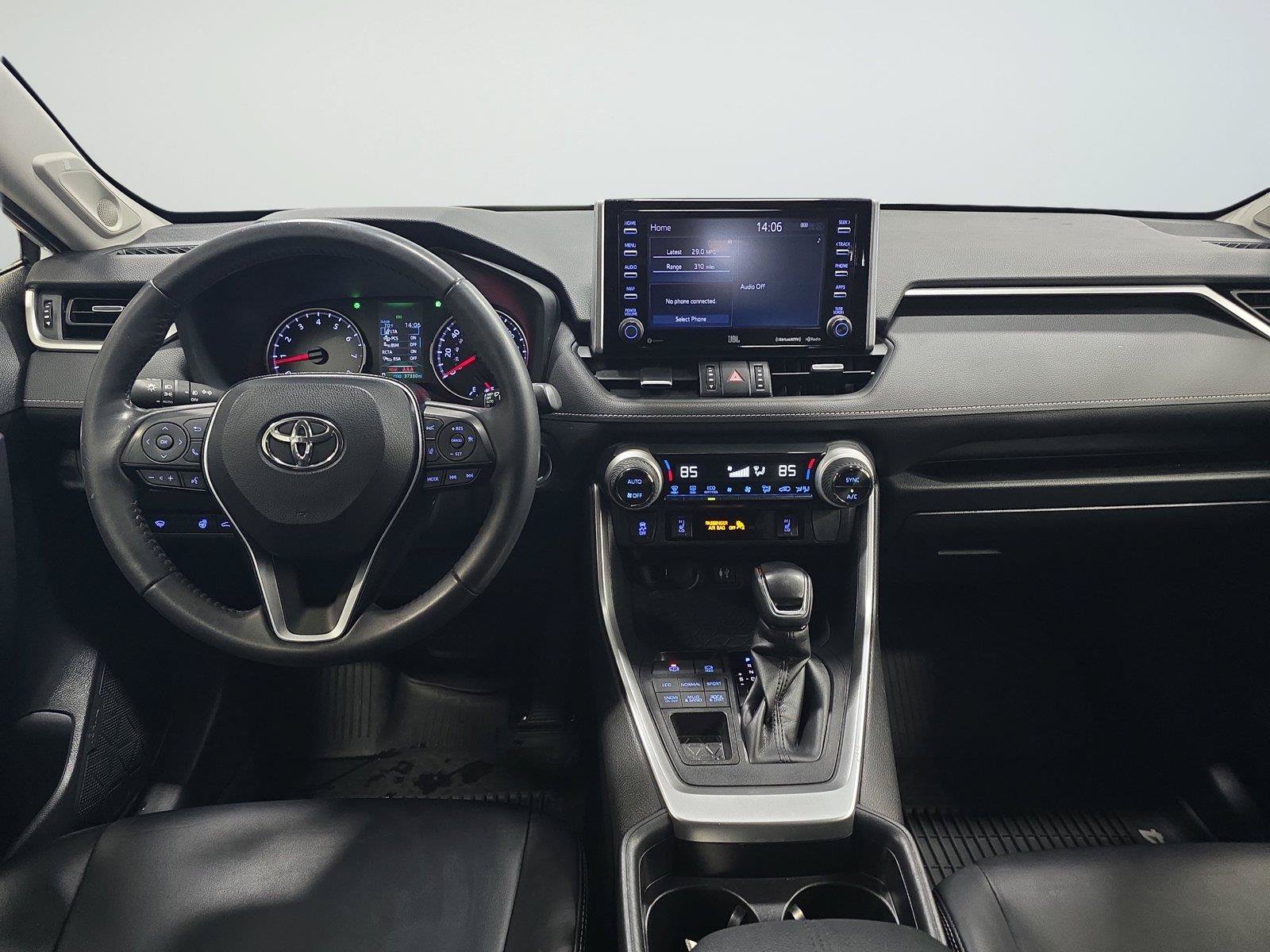 Used 2019 Toyota RAV4 XLE Premium w/ Cold Weather Package AWD/4WD image 9