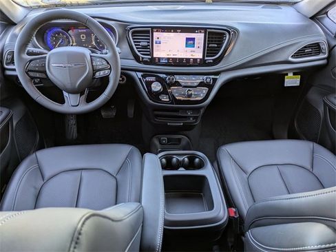 New 2026 Chrysler Pacifica Select image 22