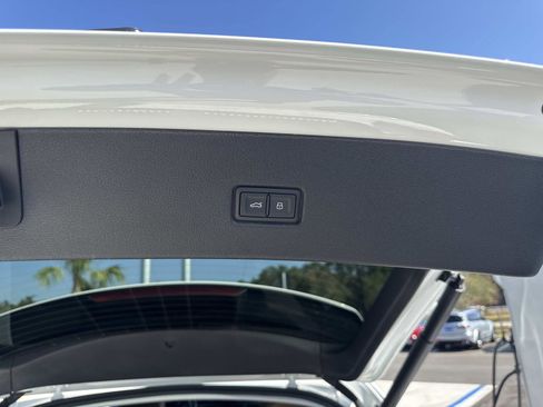 Used 2023 Audi Q8 Premium Plus image 13