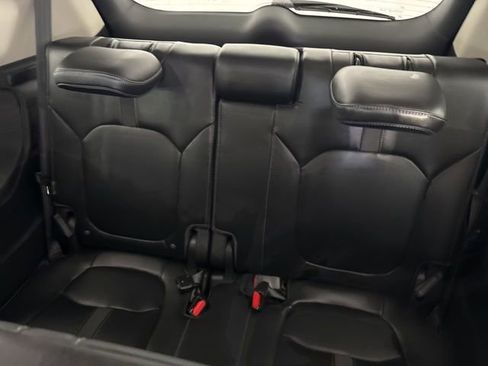 Used 2025 Honda Pilot Touring image 33