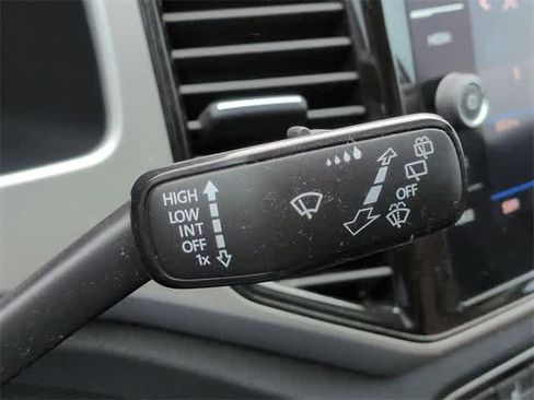 Used 2022 Volkswagen Atlas SE w/ Panoramic Sunroof Package image 29