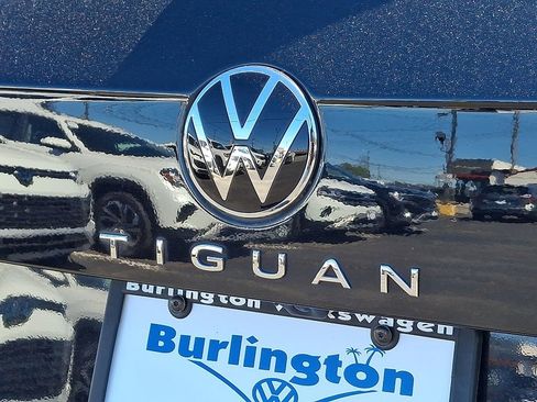 Certified 2023 Volkswagen Tiguan SE R-Line AWD/4WD image 31