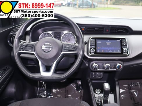 Used 2019 Nissan Kicks S image 14