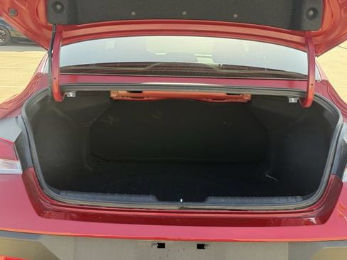 Used 2025 Hyundai Elantra SE FWD image 28