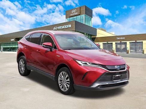 Used 2021 Toyota Venza XLE w/ Softex Package AWD/4WD image 3