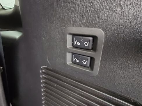 Used 2020 Nissan Armada SL w/ Premium Package image 39