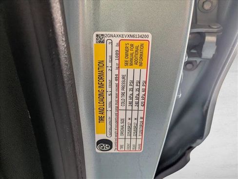 Used 2022 Chevrolet Equinox LT FWD image 15