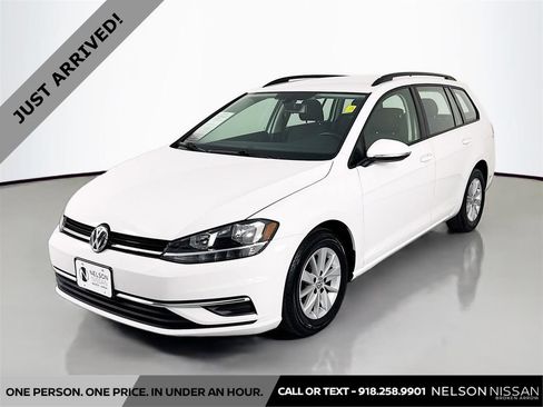 Used 2019 Volkswagen Golf S FWD image 1