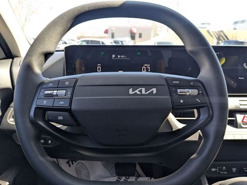 Used 2025 Kia K4 LXS image 14
