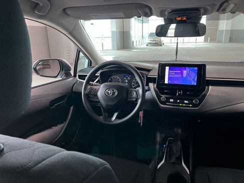 Used 2025 Toyota Corolla LE FWD image 38