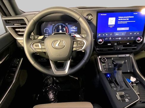 Used 2026 Lexus GX 550 w/ Accessory Package (CT) AWD/4WD image 6