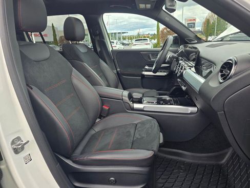 Used 2023 Mercedes-Benz GLB 250 4MATIC w/ AMG Line image 28