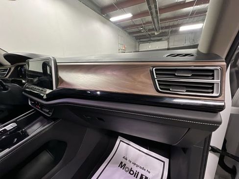 Used 2024 Volkswagen Atlas SE AWD/4WD image 28