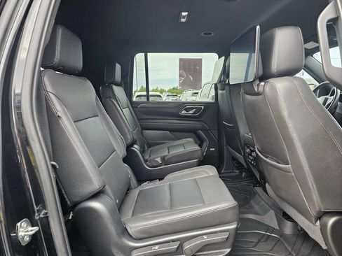 Used 2023 Chevrolet Suburban Z71 AWD/4WD image 12