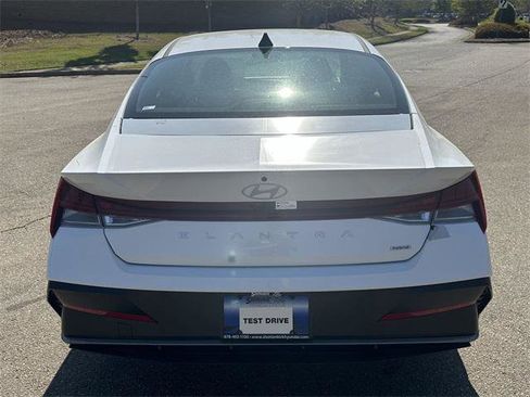 New 2025 Hyundai Elantra Limited image 4