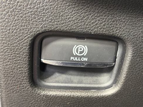 Used 2022 Jeep Grand Cherokee L Limited AWD/4WD image 37