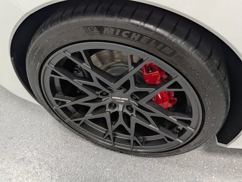 Used 2023 Chevrolet Corvette Stingray Premium Conv w/ Z51 Performance Package RWD image 10